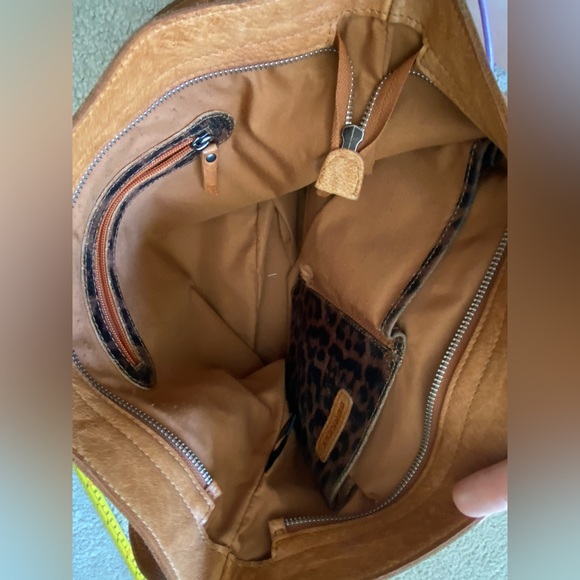 Burkely tan coloured genuine leather shoulder crossbody bag - Picture 9 of 16